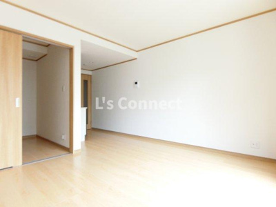 【居間・リビング】 | ベアドゥメゾンＢ | 9．7帖のＬＤＫです。