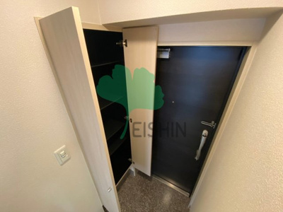 【玄関】 | エムティースクエア吉塚駅前 | 下駄箱もしっかりついてます！