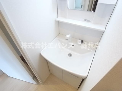 【独立洗面台】 | KOTI SOGA（コティ ソガ） | 独立洗面台、小物を置くことができて便利です