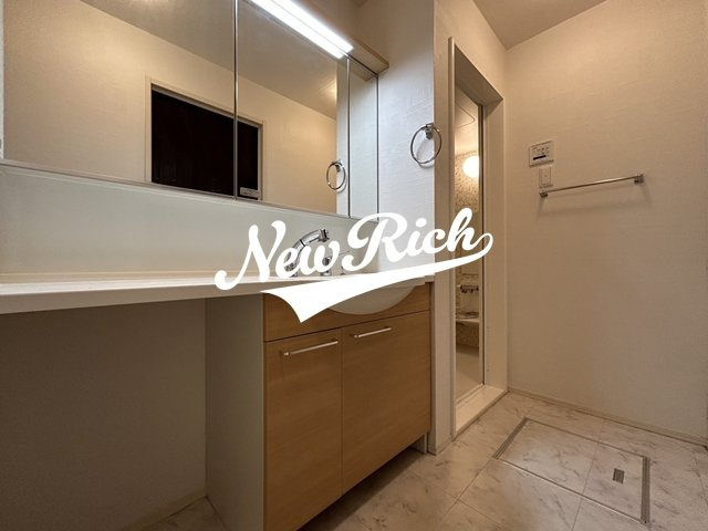 伊勢崎市山王町のアパートの独立洗面台