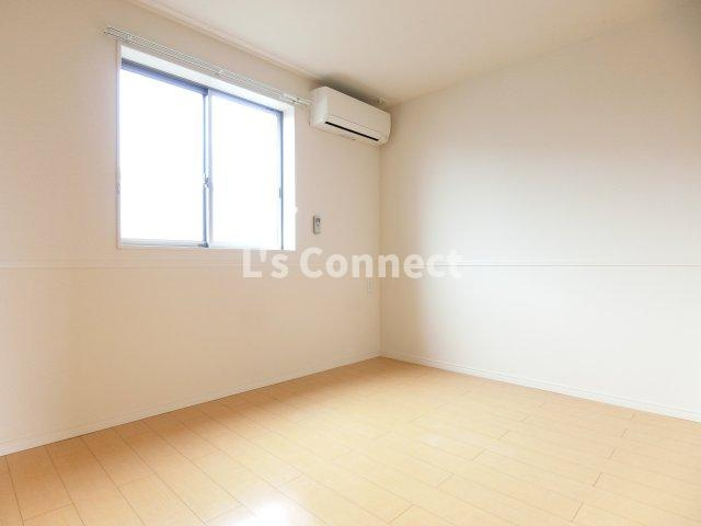 【その他】 | プランドール　K | 北側洋室にもエアコン付きです。