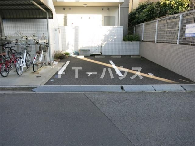 メルシーの駐車場