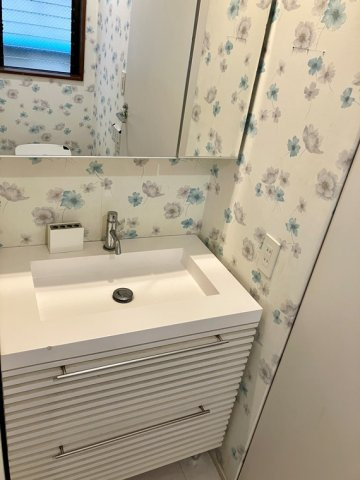 南青山戸建の洗面所