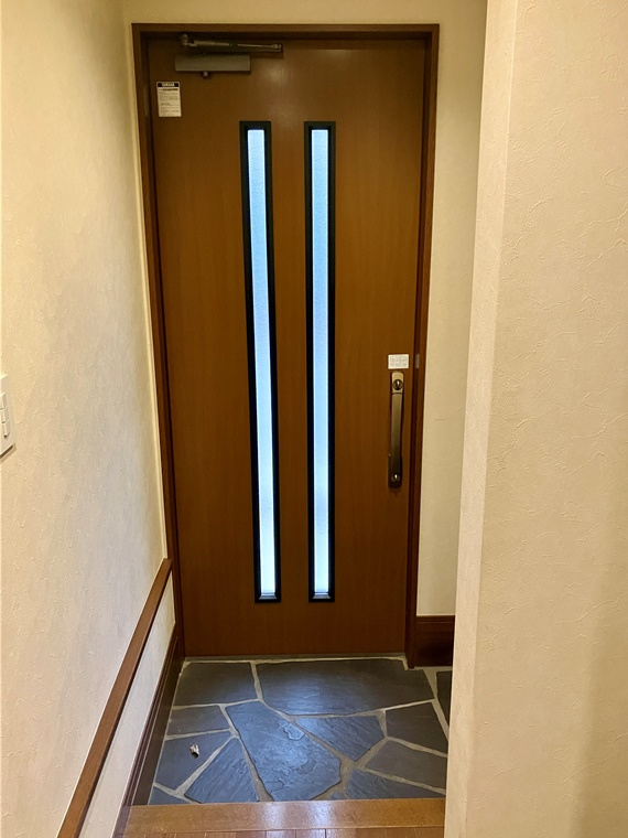 南青山戸建の玄関