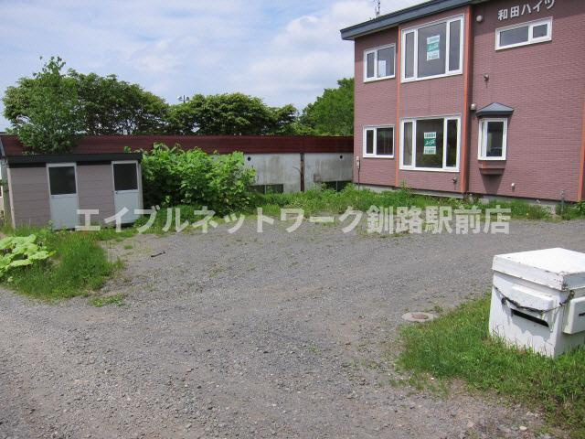 和田ハイツの駐車場