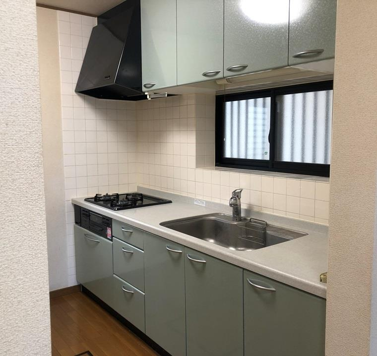 花井戸建のキッチン