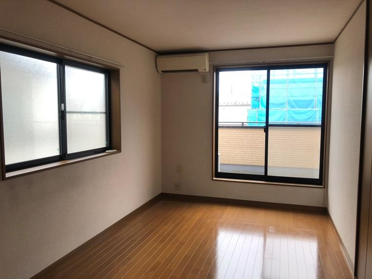 花井戸建の寝室