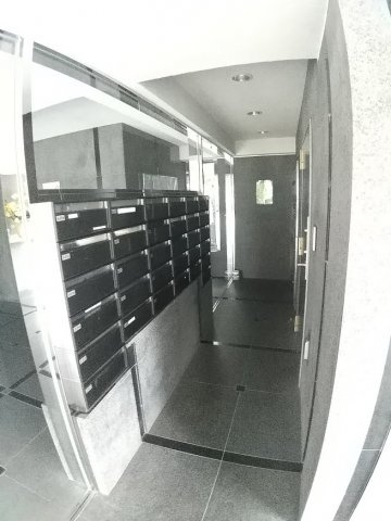 船橋市薬円台６丁目の賃貸マンションのエントランス