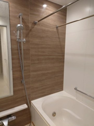 【浴室】 | ご自宅から現地まで、当社スタッフがお車にて、「お迎え・お送り」をしております。ぜひお気軽にお問い合わせくださいませ♪