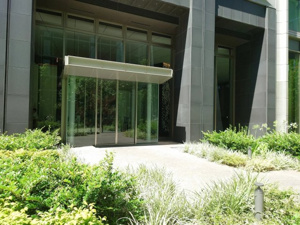 【エントランス】 | ご自宅から現地まで、当社スタッフがお車にて、「お迎え・お送り」をしております。ぜひお気軽にお問い合わせくださいませ♪