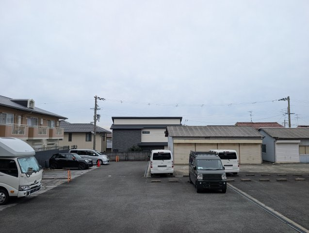 ソレーユ箕面の駐車場
