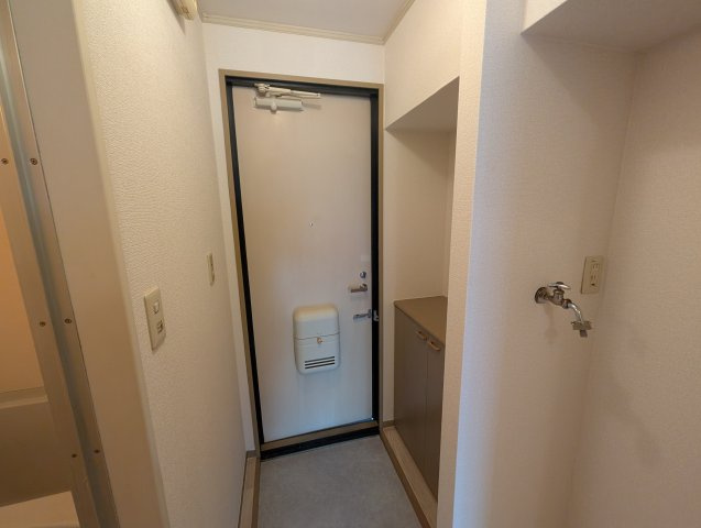 ソレーユ箕面の玄関