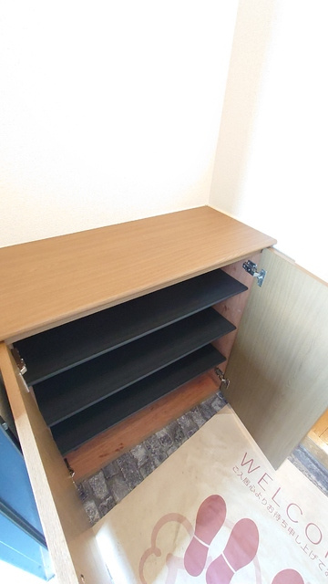収納力の高いシューズボックス付き