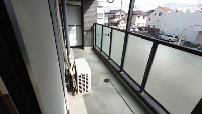 広いバルコニー