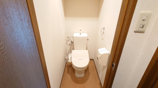 トイレには快適な温水洗浄便座