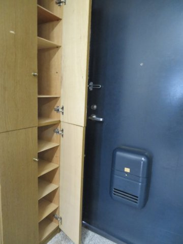 【玄関】 | ベルメゾン石垣西 | 別部屋の写真となります