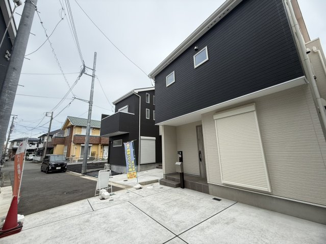 茅ヶ崎市香川５丁目新築戸建て　2号棟の前面道路含む現地写真|前面道路