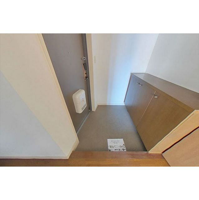 レジデンス３０の玄関