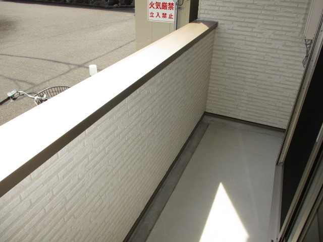 ジーメゾン生駒プレシールのバルコニー