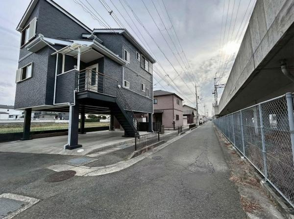 【前面道路含む現地写真】