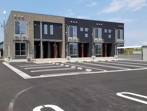 ベルモア向新庄Ⅰの駐車場|車をお持ちの方に嬉しい駐車場付きの物件です