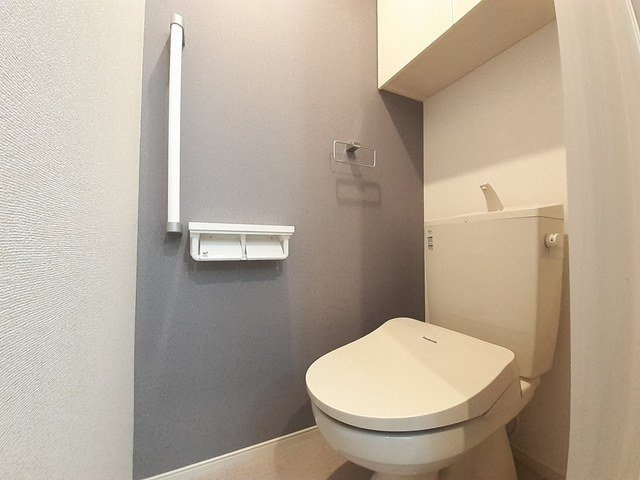 スカイビューⅥのトイレ|ゆったりとした空間のトイレです