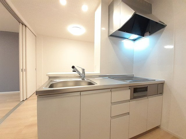 スカイビューⅥのキッチン|コンパクトなキッチンで掃除もラクラク