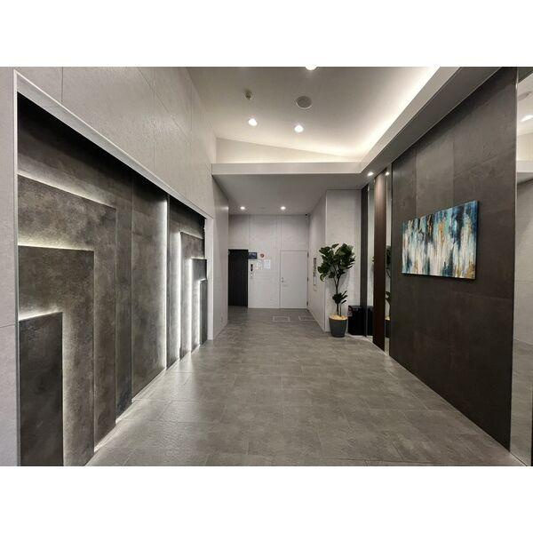 フロンティアタワー九条1のエントランス