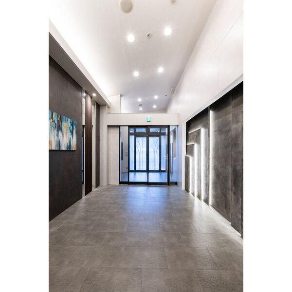 フロンティアタワー九条1のエントランス