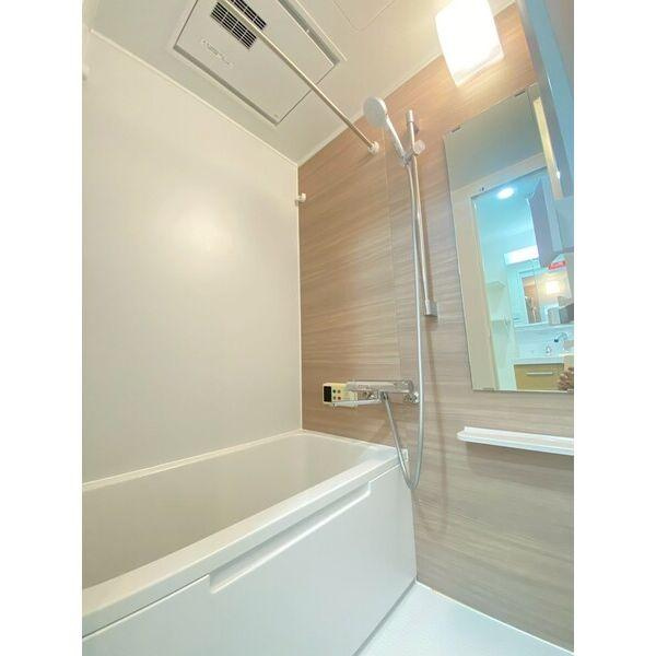 フロンティアタワー九条1の浴室
