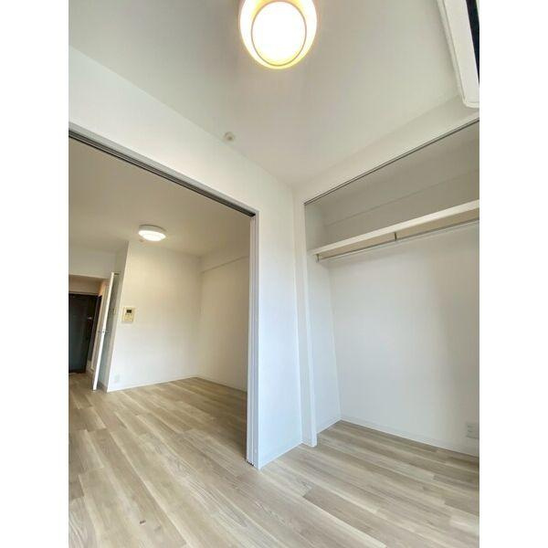 フロンティアタワー九条1の洋室