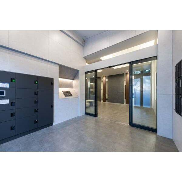 フロンティアタワー九条2のエントランス