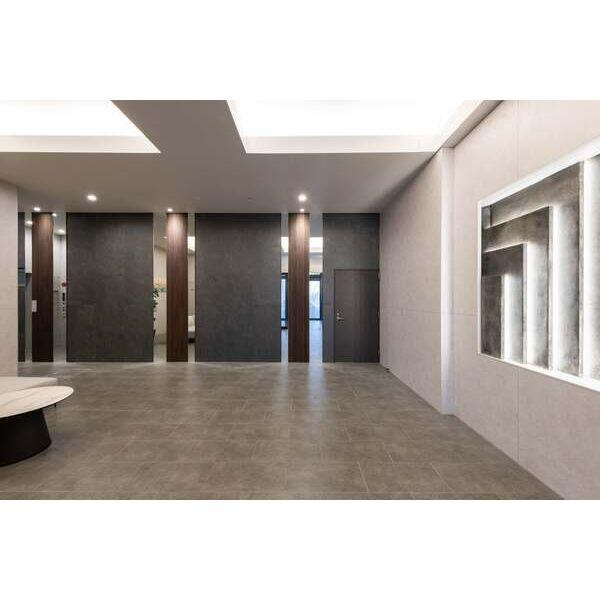 フロンティアタワー九条2のエントランス