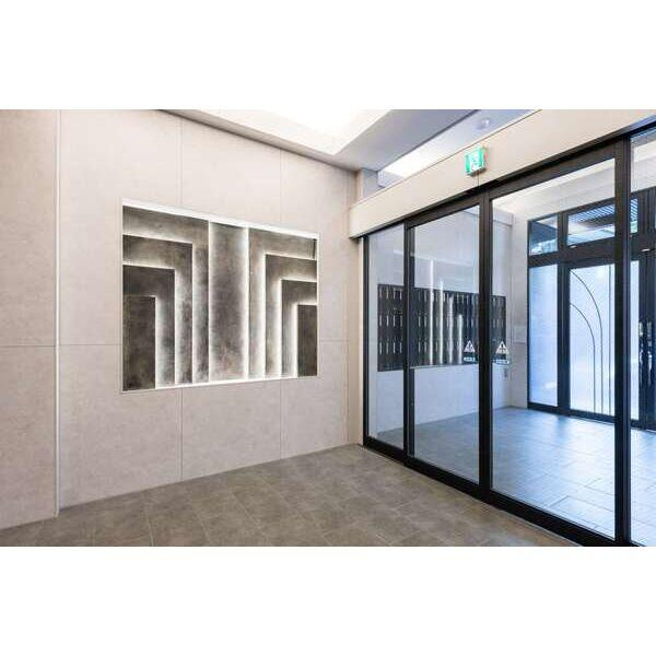 フロンティアタワー九条2のエントランス