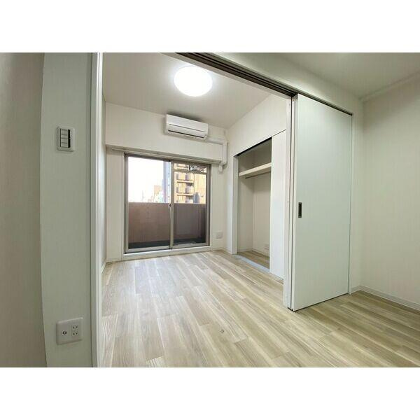 フロンティアタワー九条2の居間・リビング