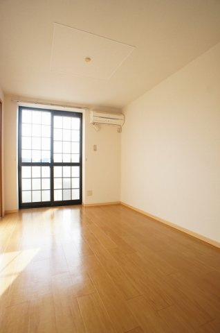 エクセレント小島の内装