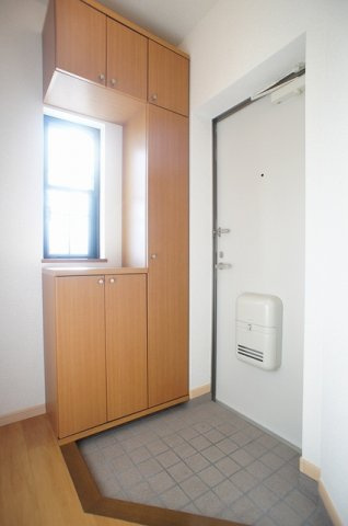 エクセレント小島の玄関