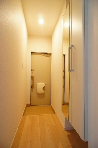 メゾン・ド・エクレールの玄関