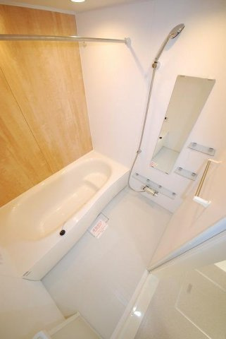 メゾン　ド　ソラＡの浴室