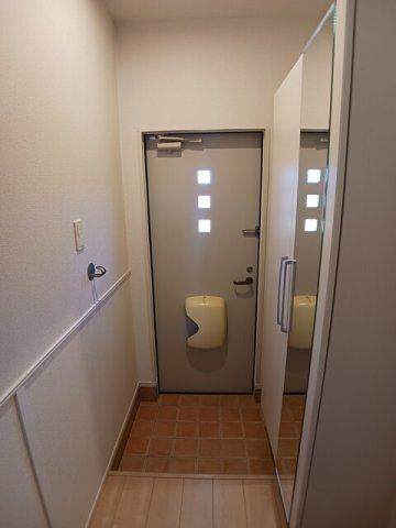 ストロベリーフィールドⅡＢの玄関