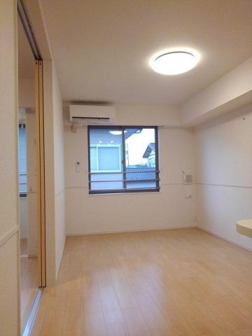 プレジールⅠの居間・リビング