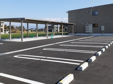 サニーの駐車場