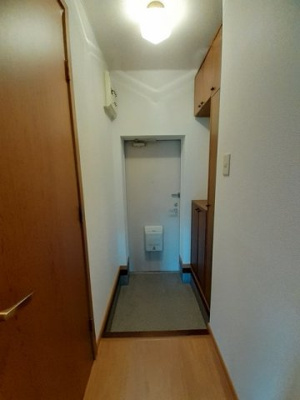 【玄関】 | カーサフェリスＢ | 収納もある玄関です