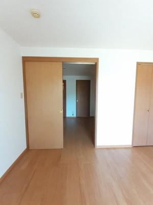 【居間・リビング】 | カーサフェリスＢ | ゆったりとした居間です