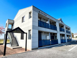 【エントランス】 | メゾンアイリス | 外観写真（昼）