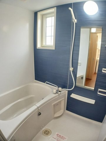 フェリーチェ三本松の浴室