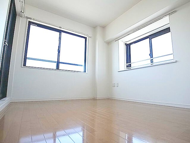 藤カルティエの内装