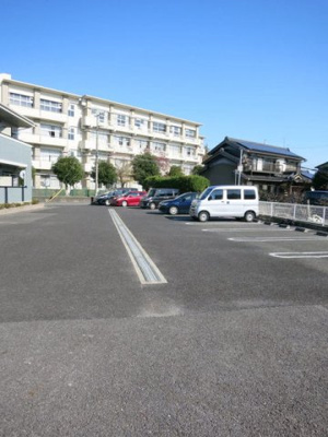 【駐車場】 | リフティー井上Ｂ | 駐車場完備です