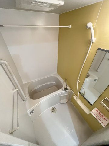 Ｐｉｎｅ　Ｃｏｕｒｔ（パインコート）の浴室