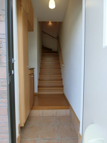 グッド　ヒルズ　２番館の玄関